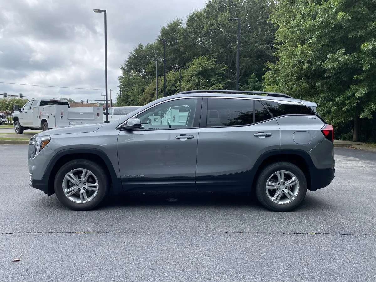 2023 GMC Terrain SLE thumbnail 5