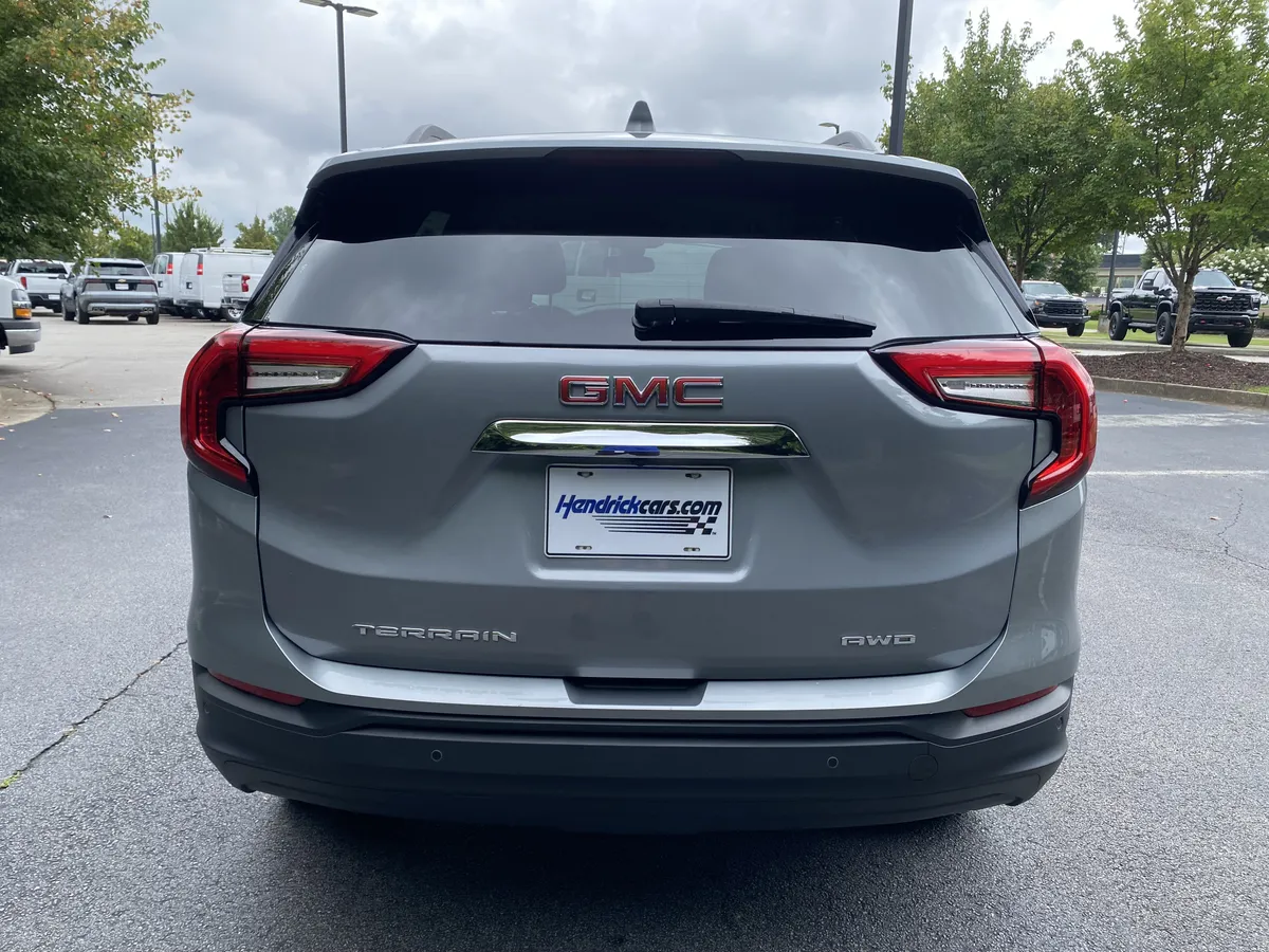 2023 GMC Terrain SLE thumbnail 7