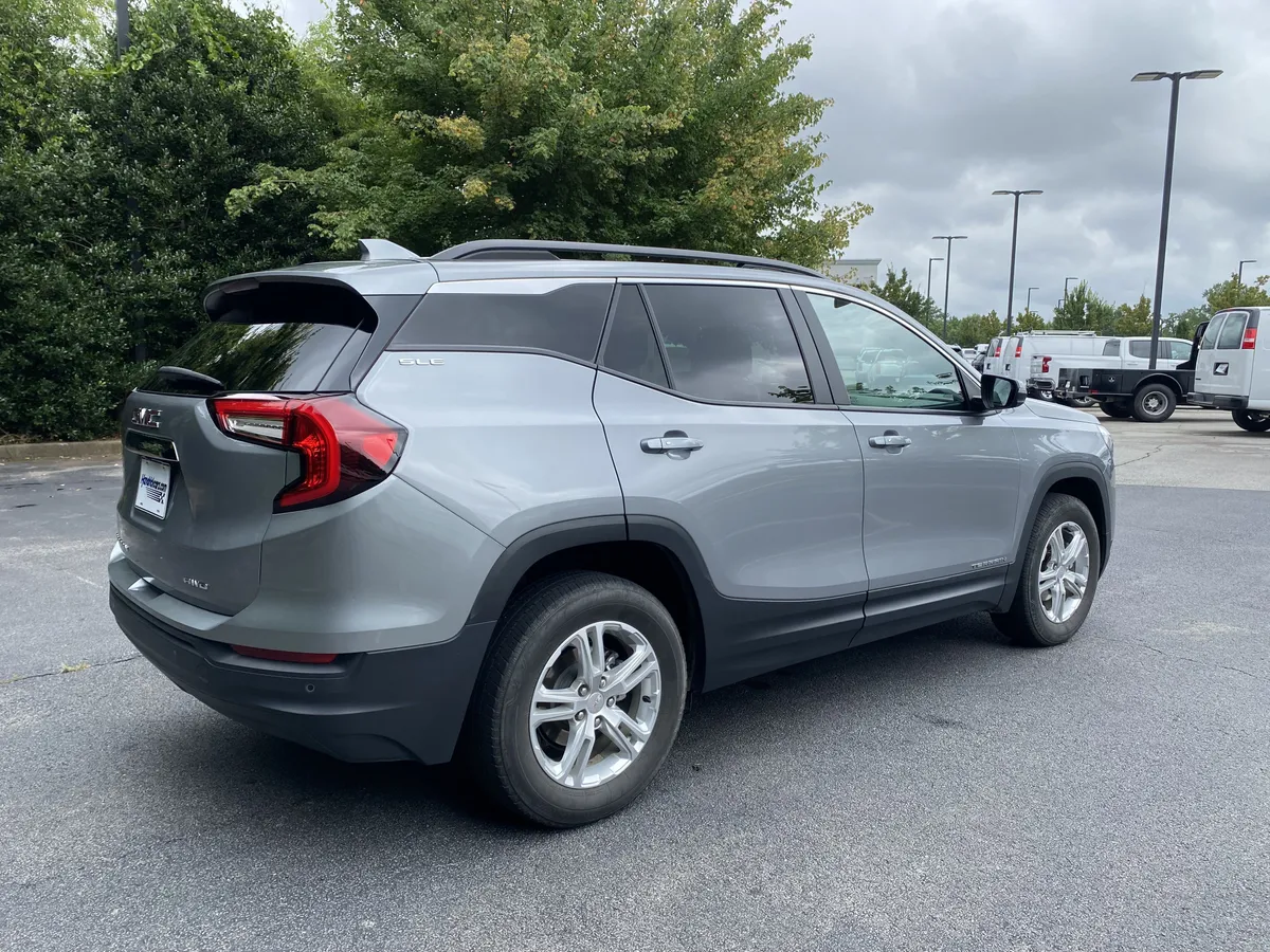 2023 GMC Terrain SLE thumbnail 8