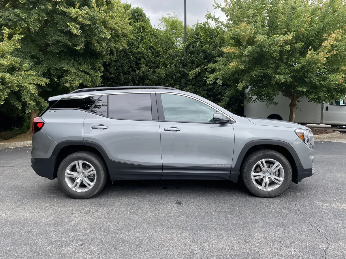 2023 GMC Terrain SLE thumbnail 9