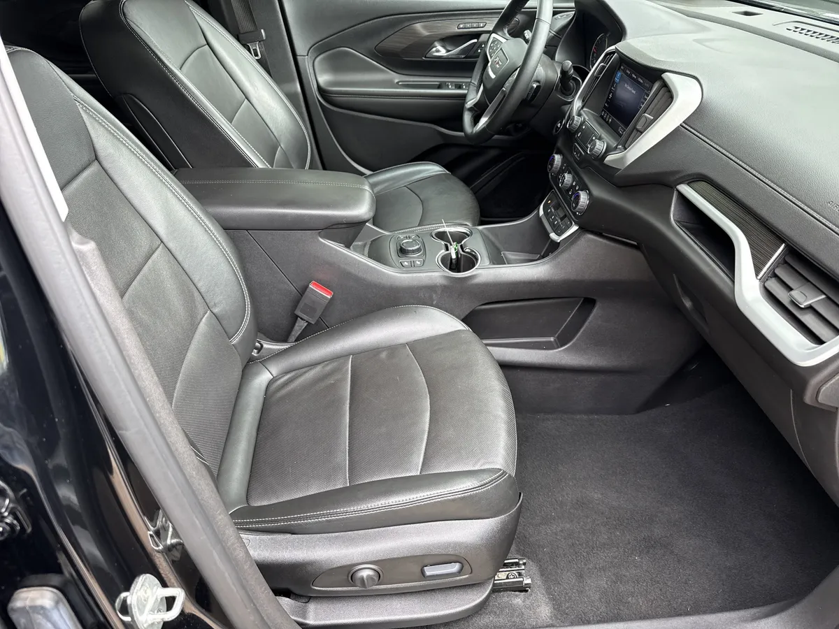 2023 GMC Terrain SLT thumbnail 13