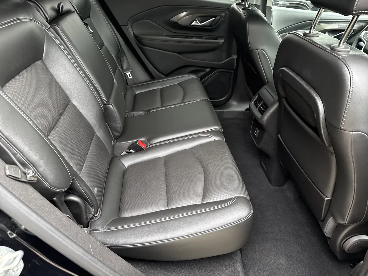2023 GMC Terrain SLT thumbnail 16