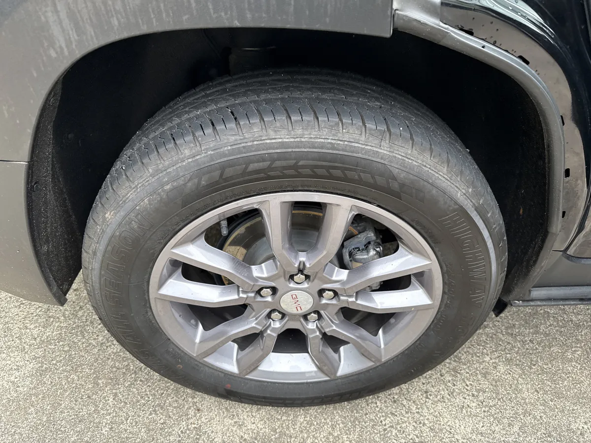2023 GMC Terrain SLT thumbnail 17