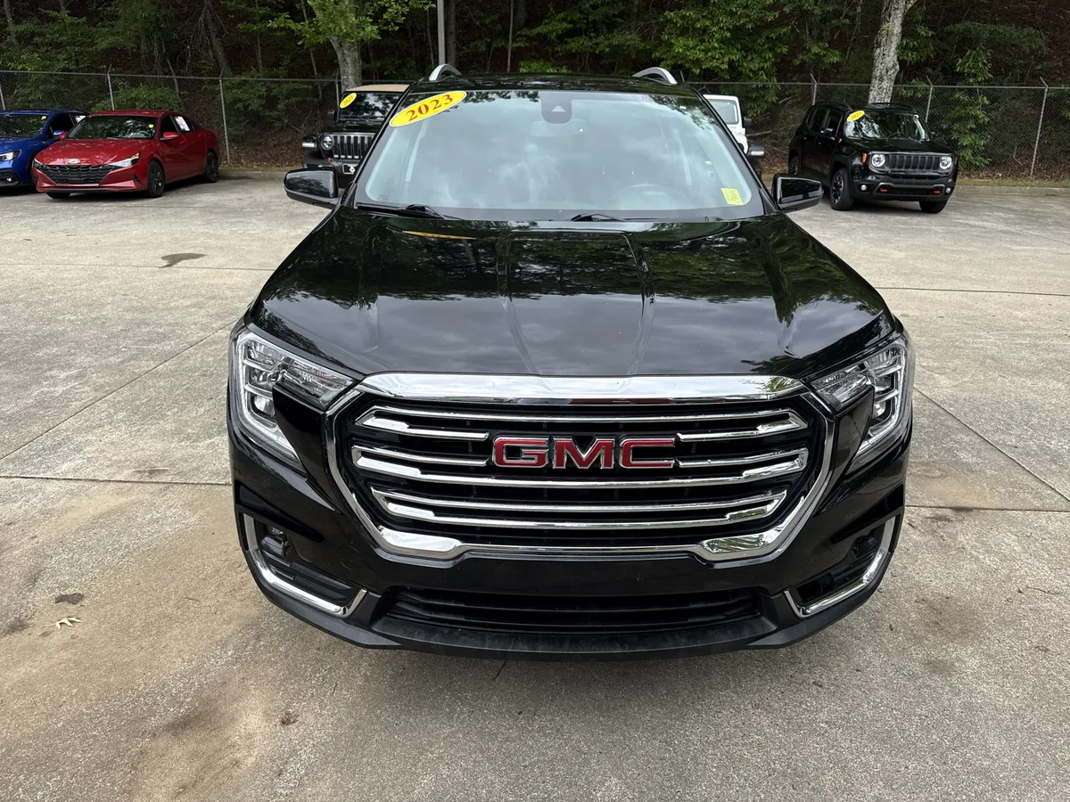 2023 GMC Terrain SLT thumbnail 2