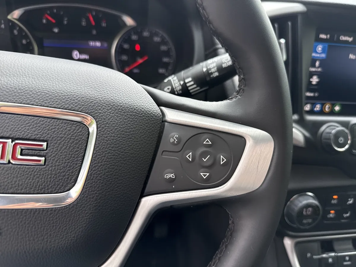 2023 GMC Terrain SLT thumbnail 25