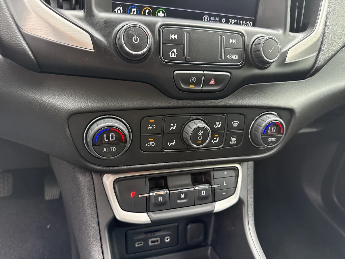 2023 GMC Terrain SLT thumbnail 28