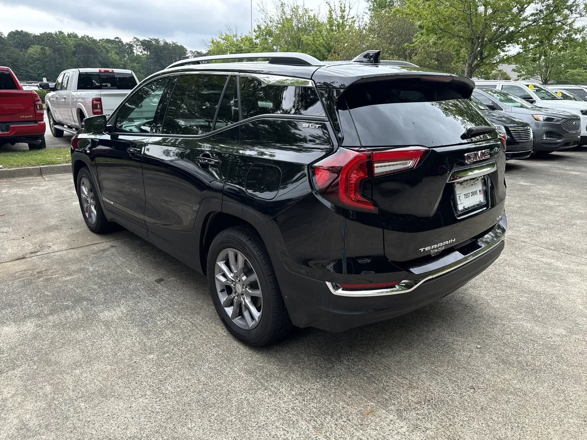 2023 GMC Terrain SLT thumbnail 5