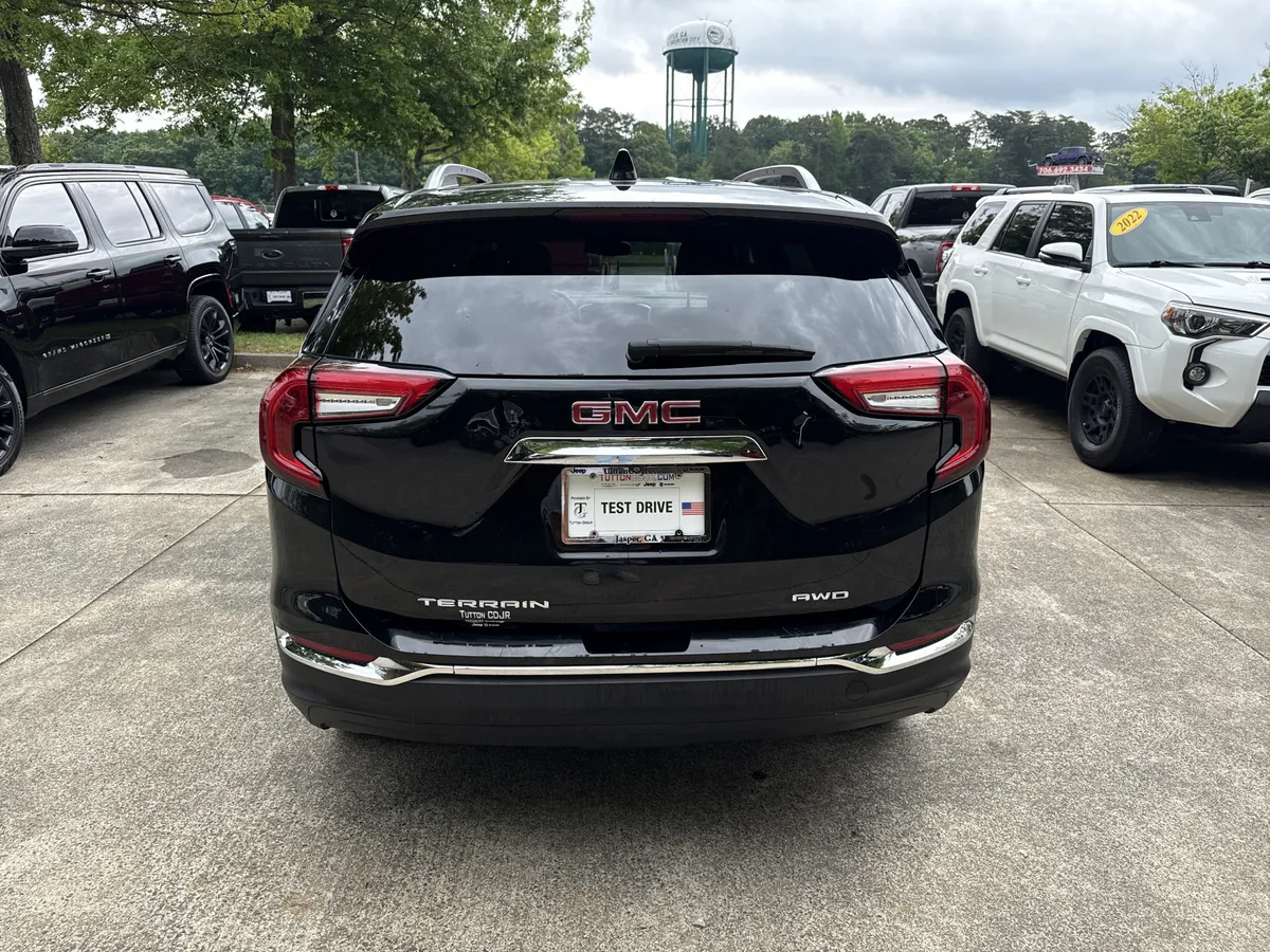 2023 GMC Terrain SLT thumbnail 6
