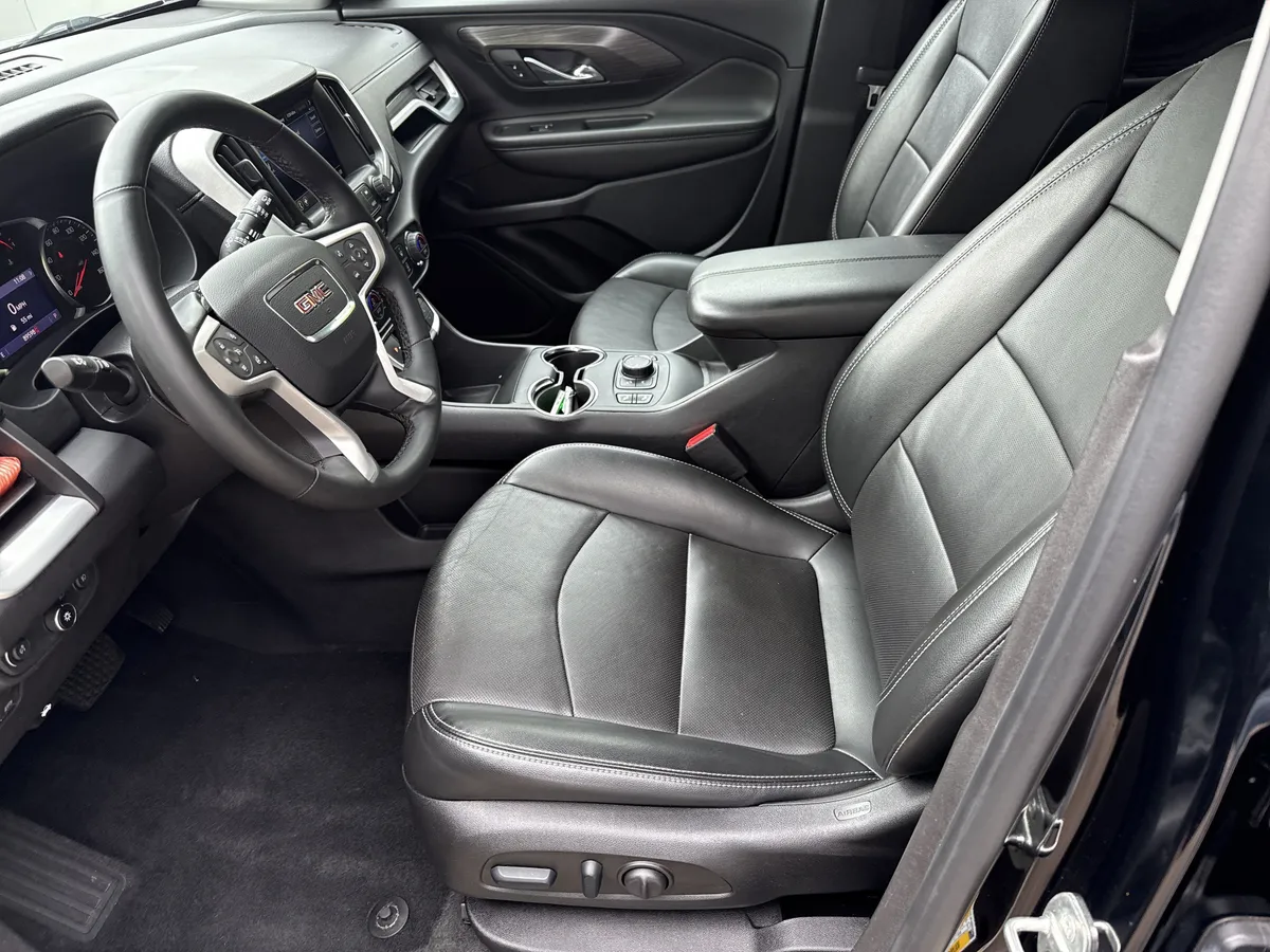 2023 GMC Terrain SLT thumbnail 9