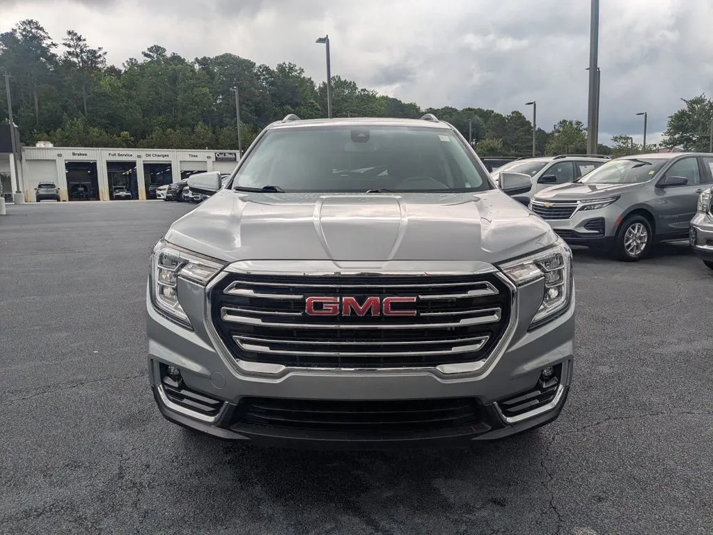 2023 GMC Terrain SLT thumbnail 2