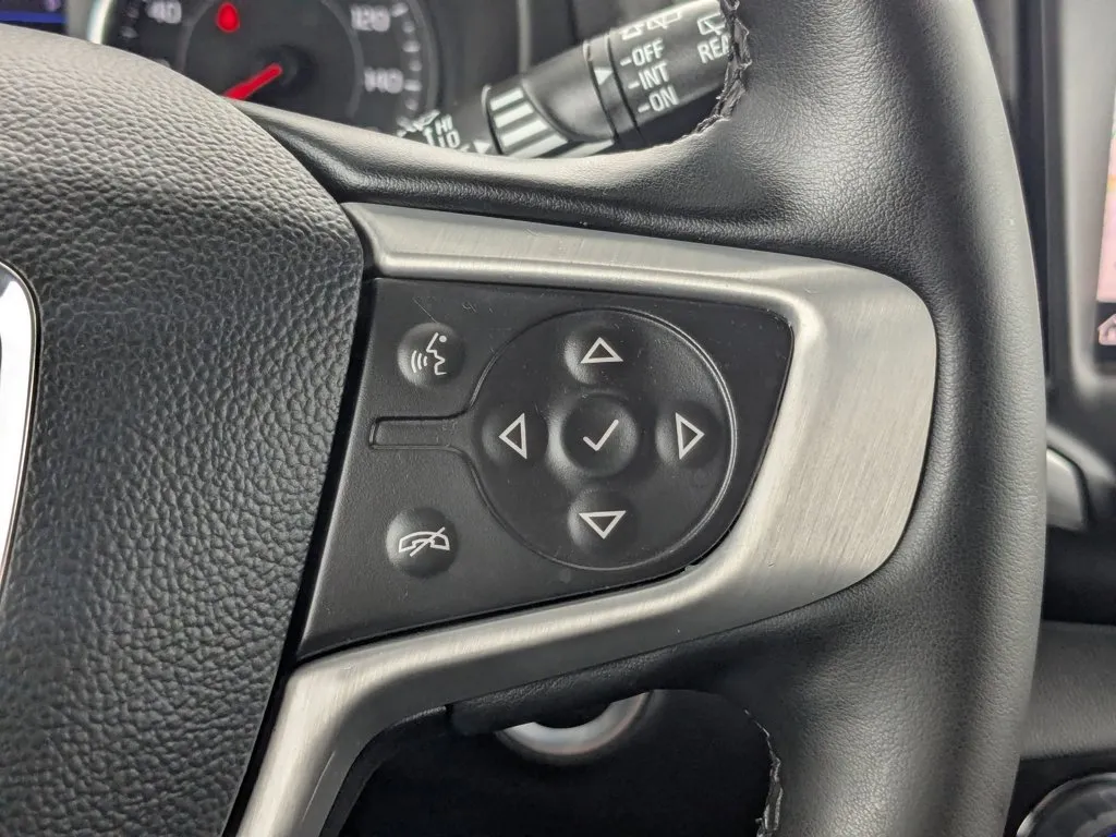 2023 GMC Terrain SLT thumbnail 23