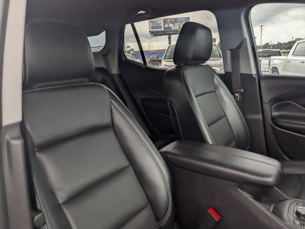 2023 GMC Terrain SLT thumbnail 27