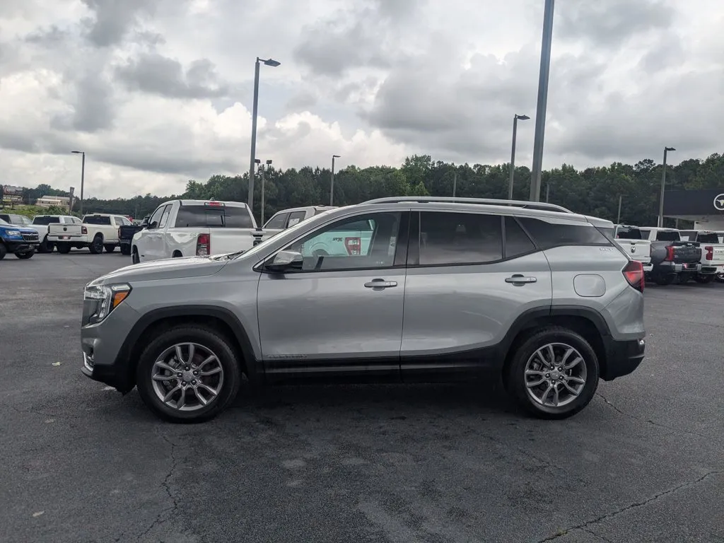 2023 GMC Terrain SLT thumbnail 8