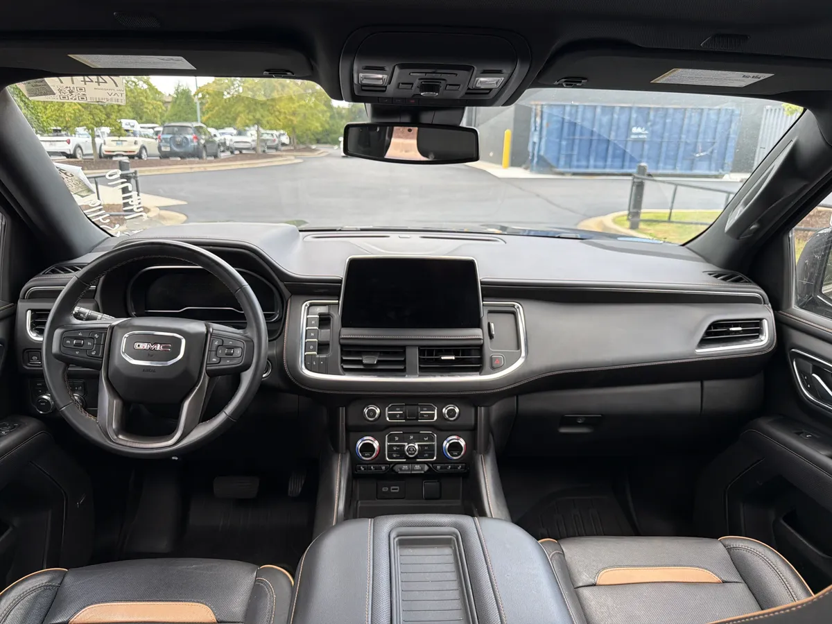2023 GMC Yukon AT4 thumbnail 24