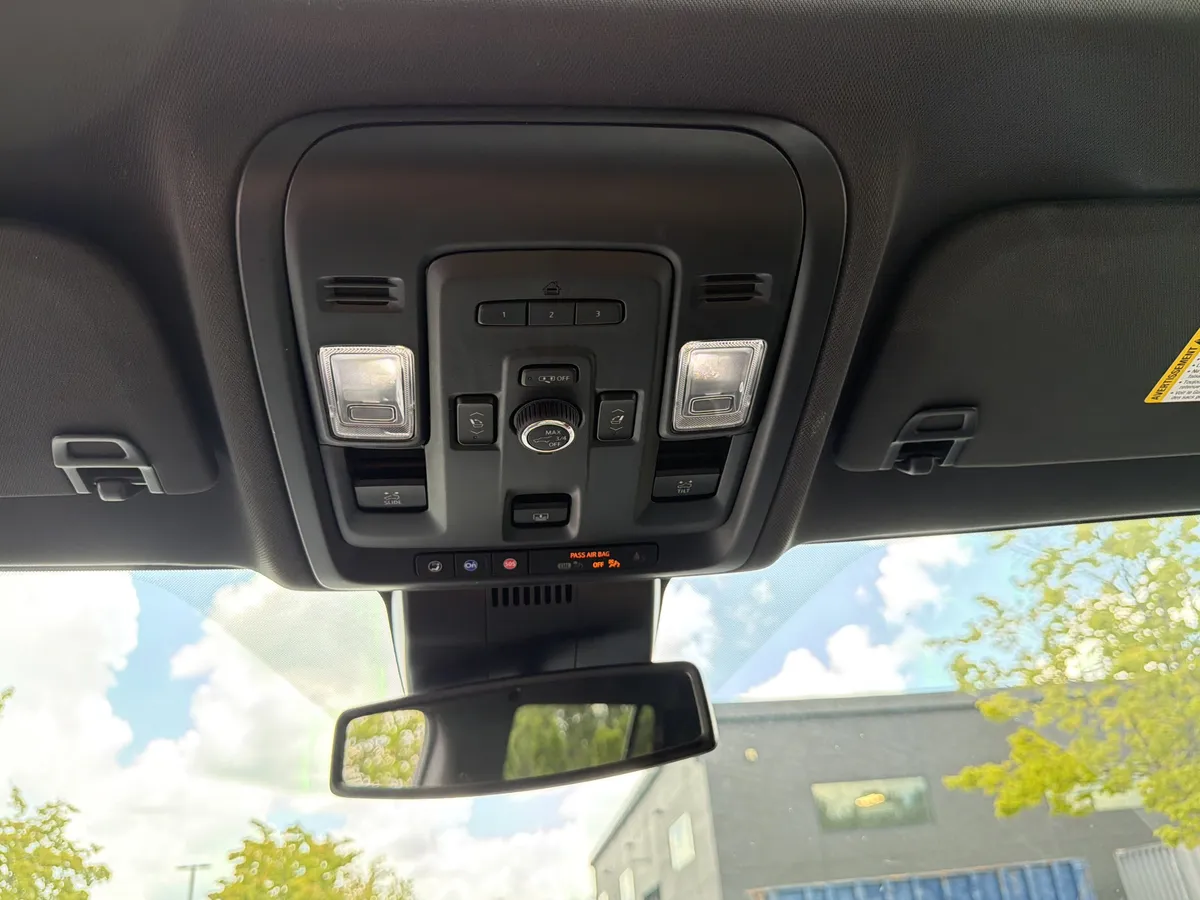 2023 GMC Yukon AT4 thumbnail 27