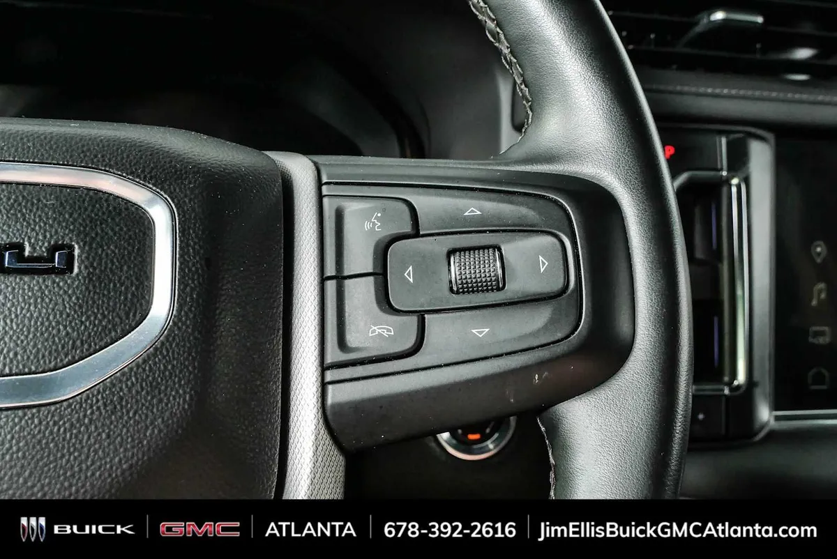 2023 GMC Yukon Denali thumbnail 12