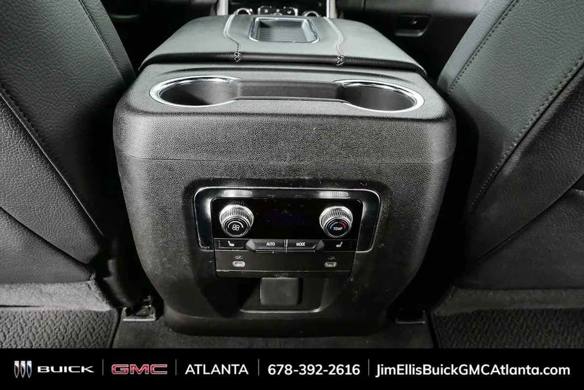 2023 GMC Yukon Denali thumbnail 18