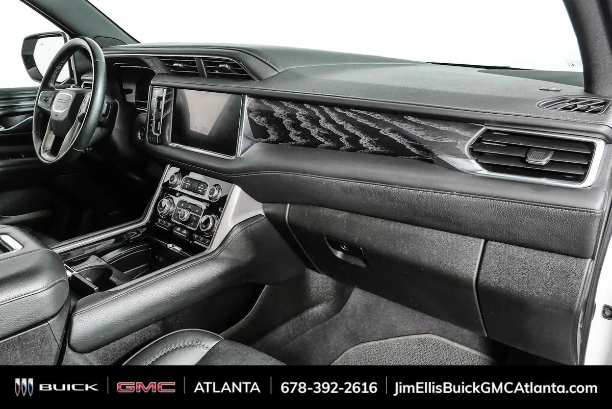 2023 GMC Yukon Denali thumbnail 22