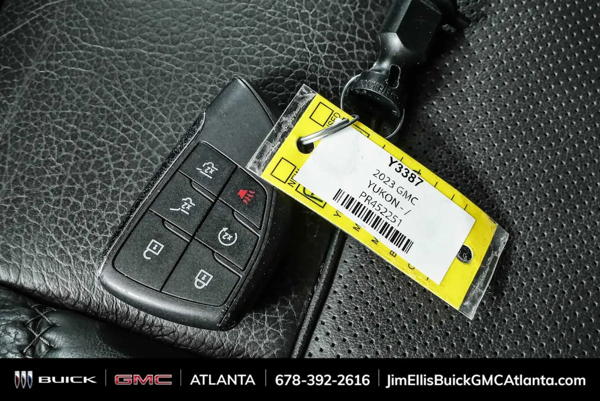 2023 GMC Yukon Denali thumbnail 38