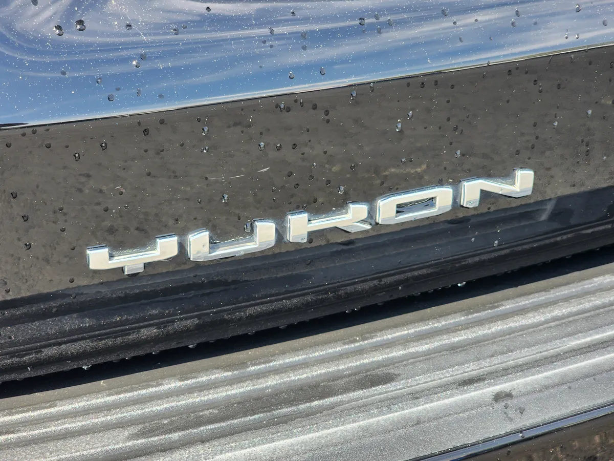 2023 GMC Yukon Denali thumbnail 10
