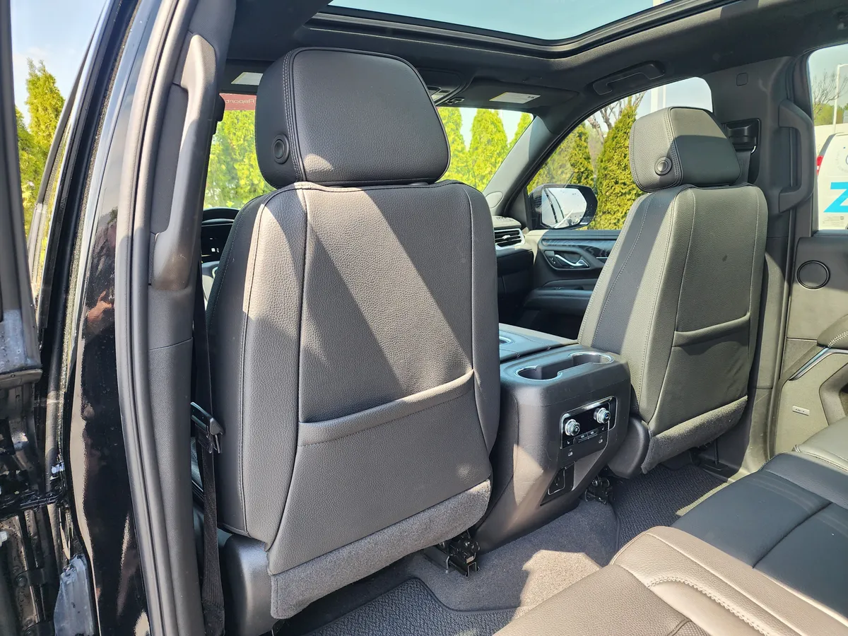 2023 GMC Yukon Denali thumbnail 15