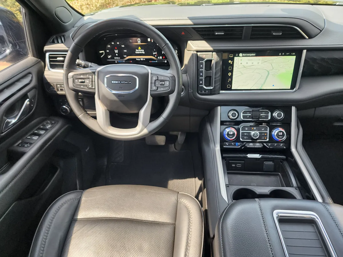 2023 GMC Yukon Denali thumbnail 21