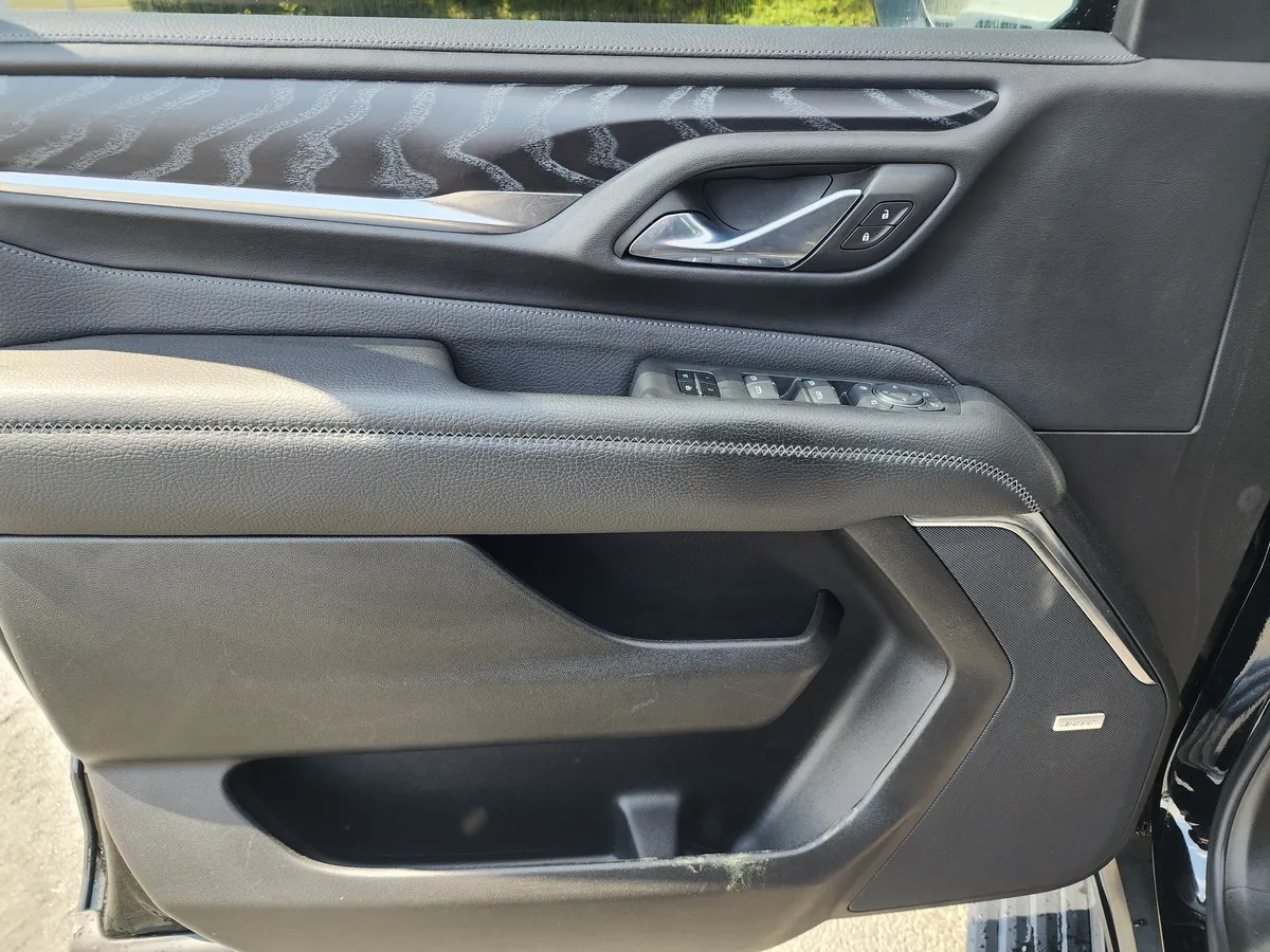 2023 GMC Yukon Denali thumbnail 24