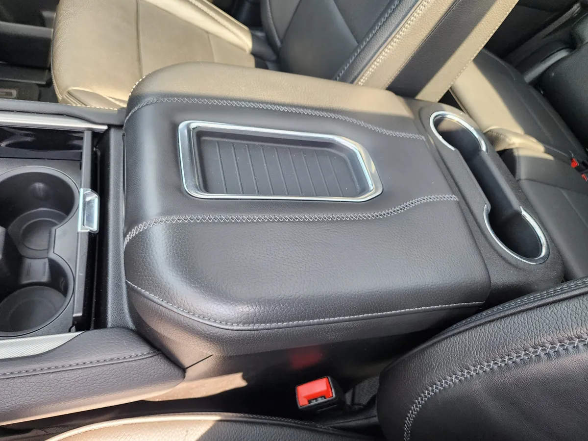 2023 GMC Yukon Denali thumbnail 37