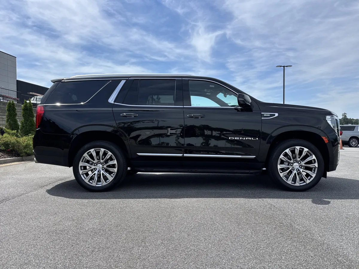 2023 GMC Yukon Denali thumbnail 10