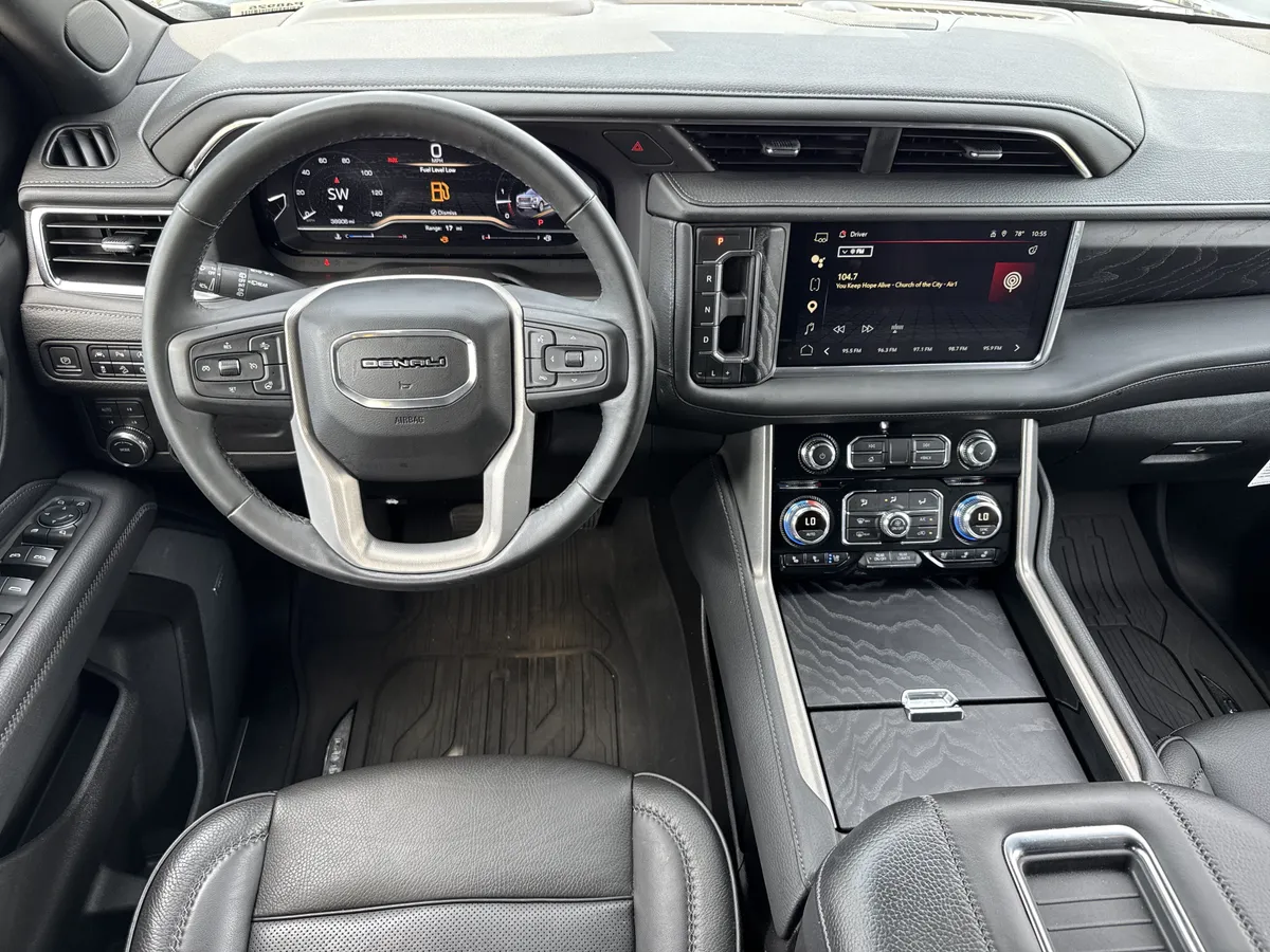 2023 GMC Yukon Denali thumbnail 16