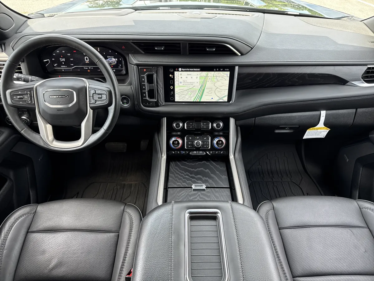 2023 GMC Yukon Denali thumbnail 28