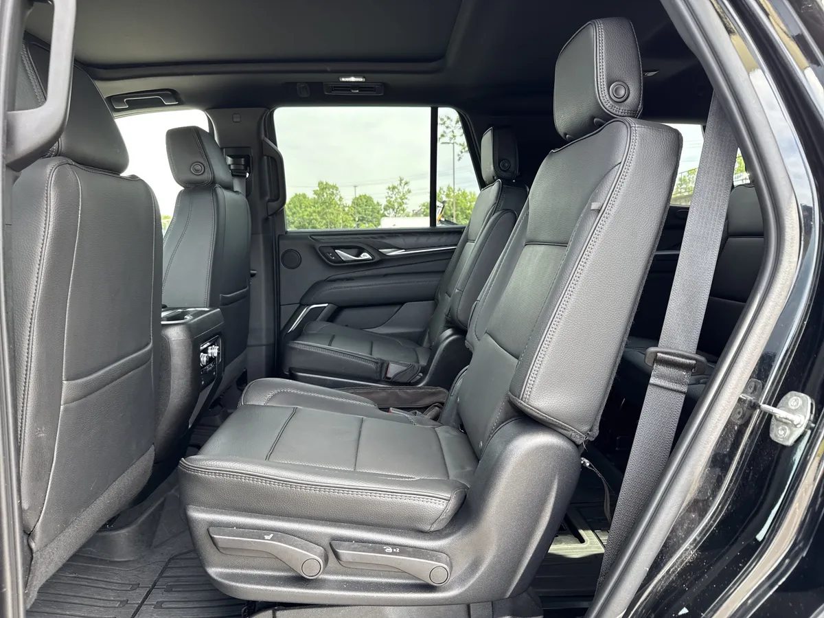 2023 GMC Yukon Denali thumbnail 30