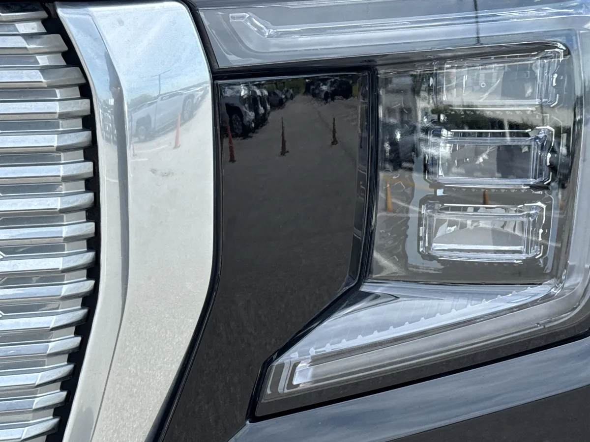 2023 GMC Yukon Denali thumbnail 5