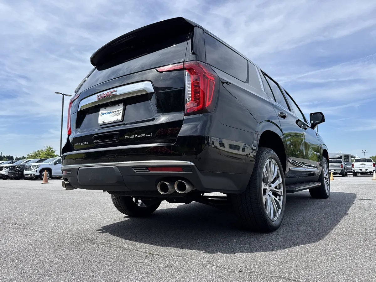 2023 GMC Yukon Denali thumbnail 9