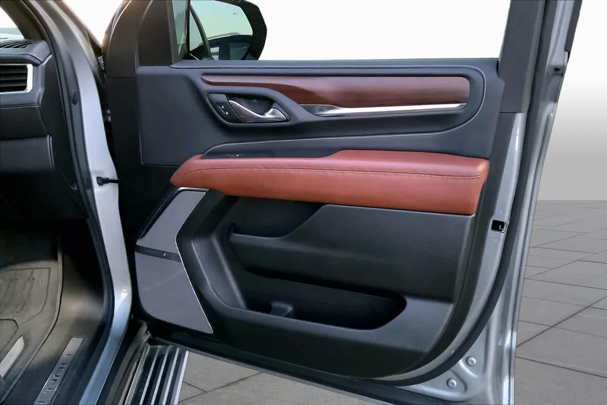 2023 GMC Yukon Denali Ultimate Denali Ultimate thumbnail 22