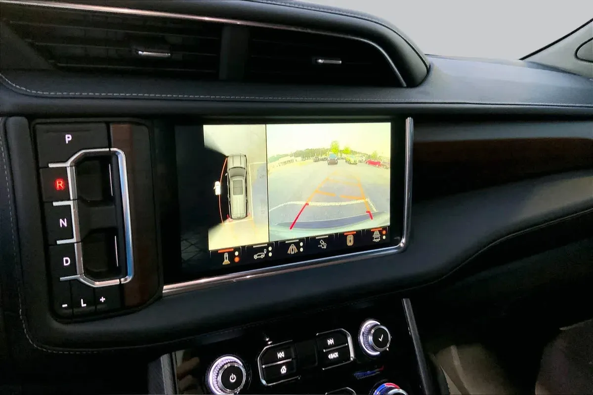 2023 GMC Yukon Denali Ultimate Denali Ultimate thumbnail 28