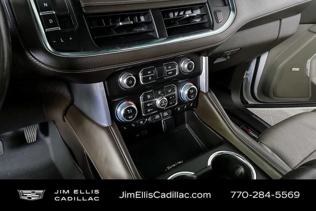 2023 GMC Yukon SLT thumbnail 17