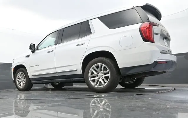 2023 GMC Yukon SLT thumbnail 10