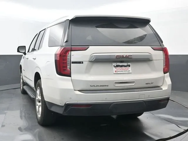 2023 GMC Yukon SLT thumbnail 4