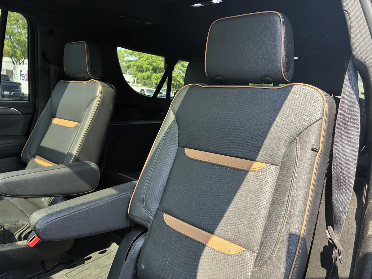 2023 GMC Yukon XL AT4 thumbnail 13
