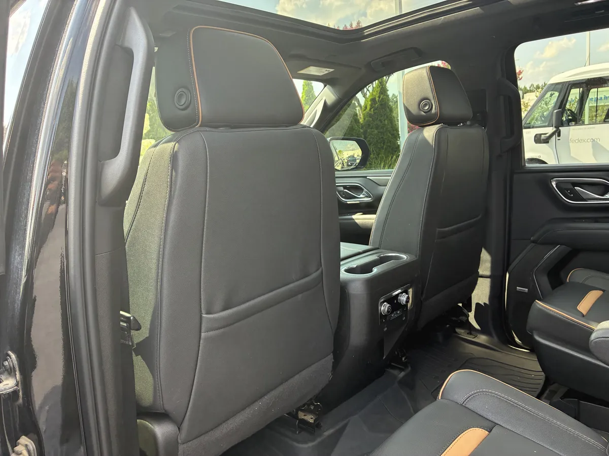 2023 GMC Yukon XL AT4 thumbnail 15
