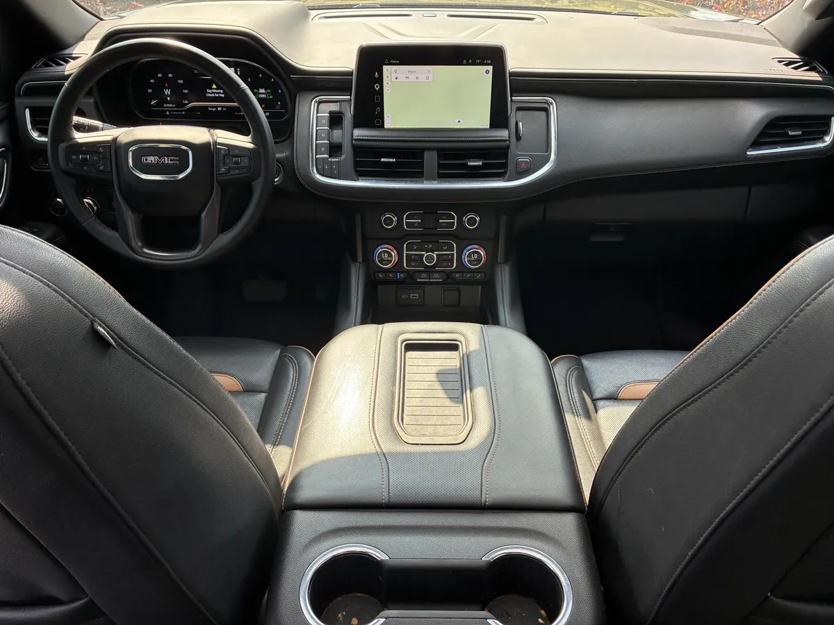 2023 GMC Yukon XL AT4 thumbnail 19