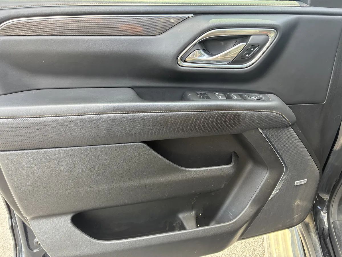 2023 GMC Yukon XL AT4 thumbnail 25