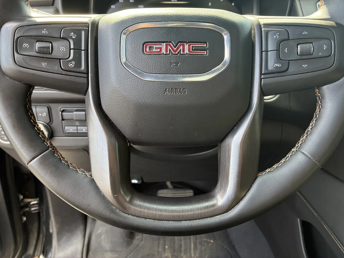 2023 GMC Yukon XL AT4 thumbnail 30