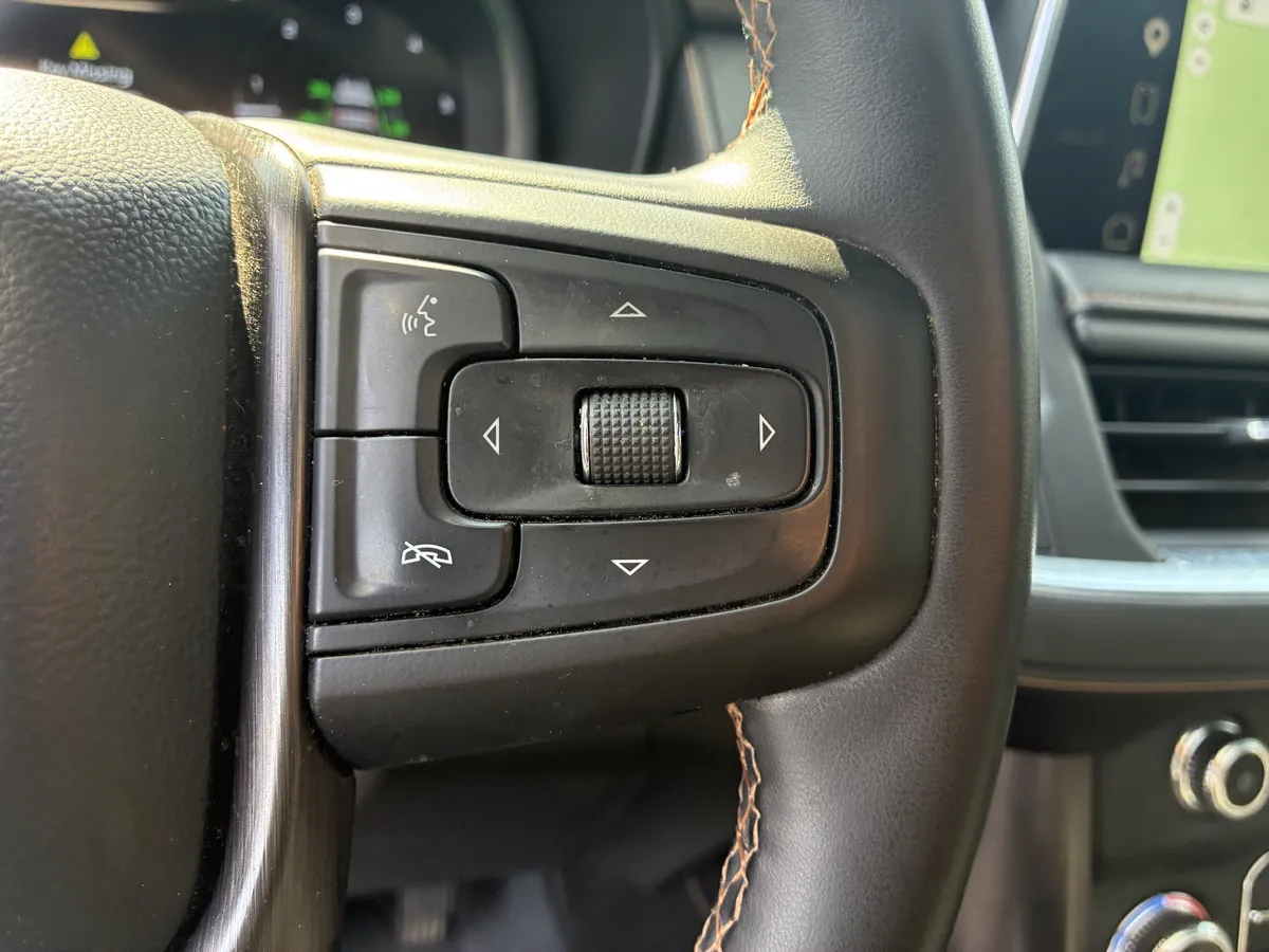 2023 GMC Yukon XL AT4 thumbnail 31