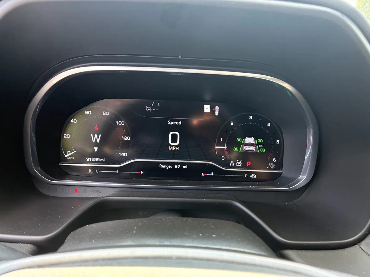 2023 GMC Yukon XL AT4 thumbnail 33
