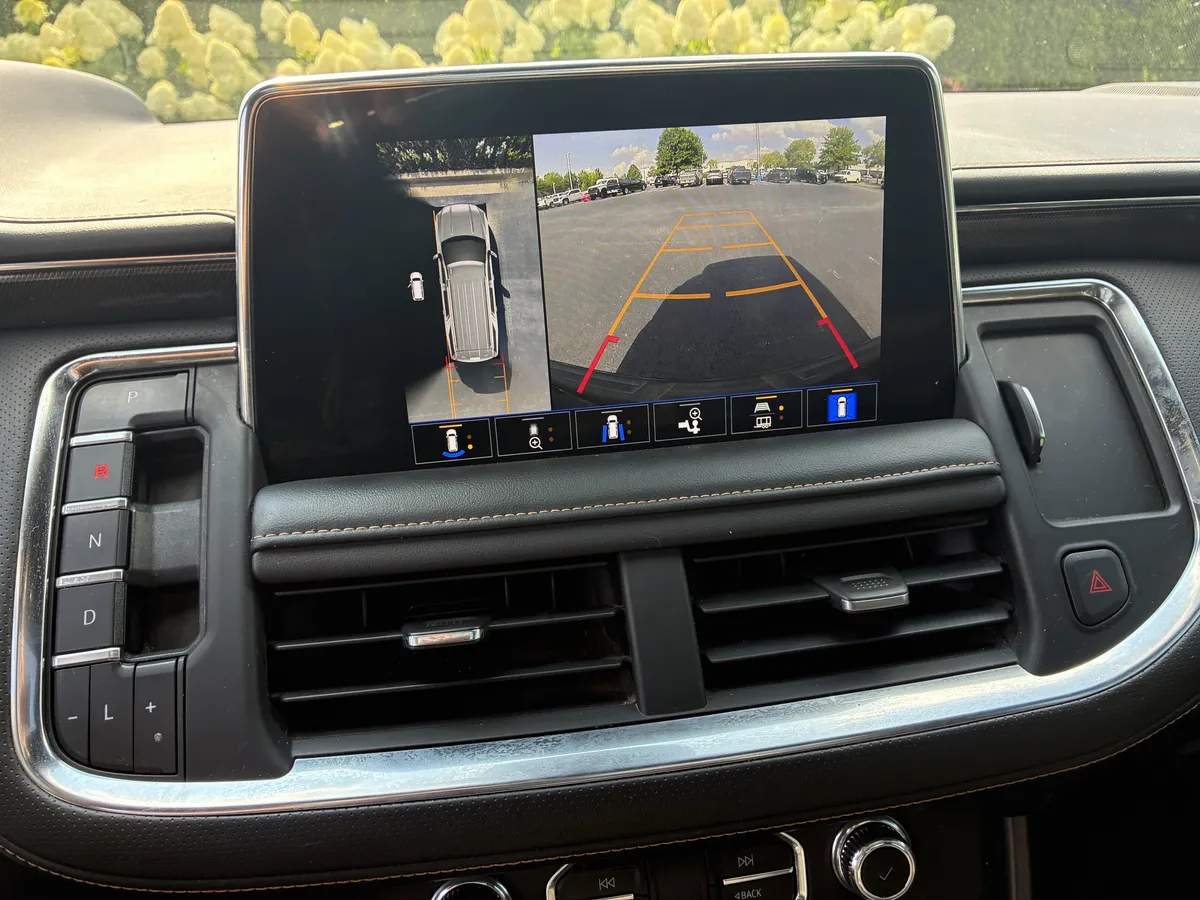 2023 GMC Yukon XL AT4 thumbnail 35