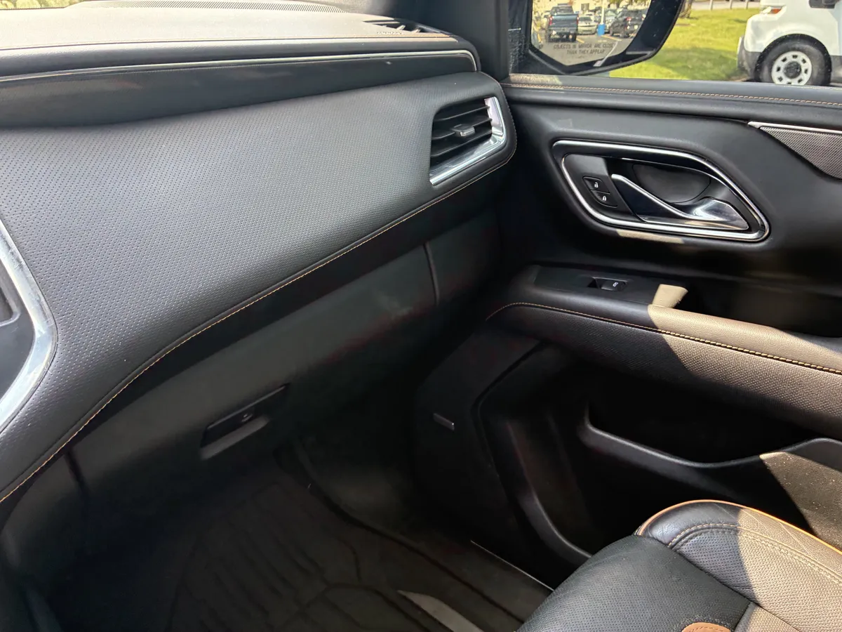 2023 GMC Yukon XL AT4 thumbnail 38