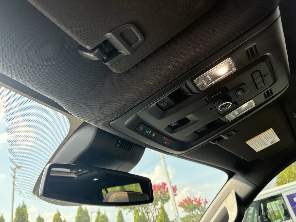2023 GMC Yukon XL AT4 thumbnail 39