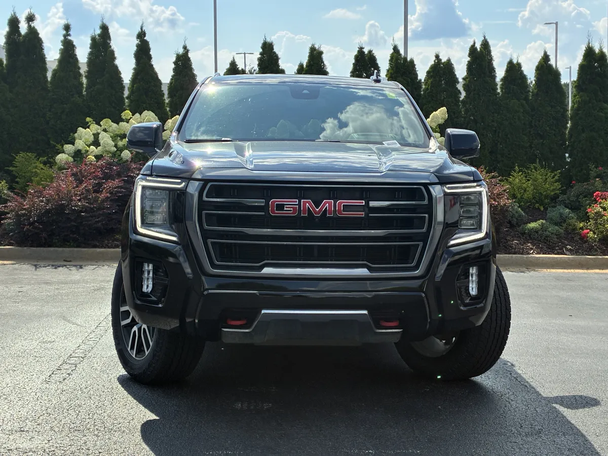 2023 GMC Yukon XL AT4 thumbnail 4